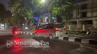 Ngantuk, Avanza Hajar Media Jalan Nasional di Mojongapit Jombang