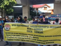Kerap Pamer Gaya Hidup Mewah, Puluhan Warga Desak Kejari Telusuri Kekayaan Camat Kemuning Palembang