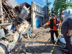 Tiga Bangunan Ambruk Dampak Proyek Box Culvert Pemkor Surabaya