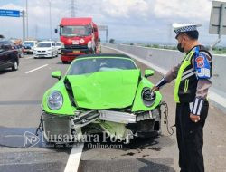 Ugal-Ugalan, Mobil Supercar Tabrak Livina di Tol Sidoarjo, 1 Luka Berat