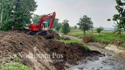 Dinas PUPR Jombang Normalisasi Sungai di Desa Kauman, Kurangi Resiko Banjir