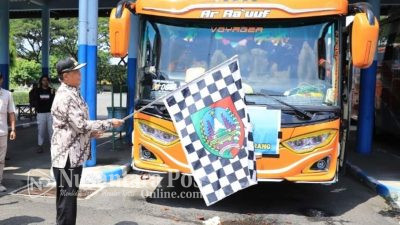 Pj Bupati Jombang Sugiat Berangkatkan 128 Peserta Arus Balik Gratis