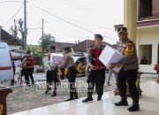 Peduli Korban Puting Beliung, Polres Jombang Salurkan Bantuan Sembako