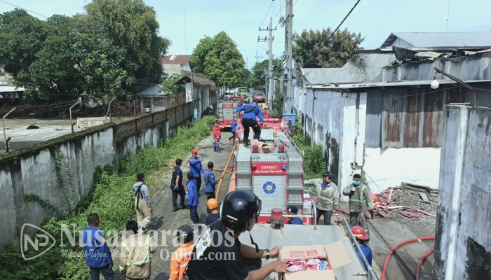Pabrik Tali Rafia di Desa Mojongapit Jombang Ludes Terbakar