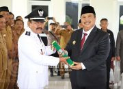 Bupati Jombang Warsubi lantik Nur Hadi sebagi KDAW Desa Wangkalkepuh