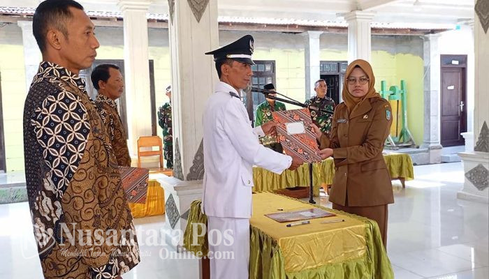 Kades Kauman melantik Dina Dwi Novita Sari sebagai Kepala Dusun Balongdoro