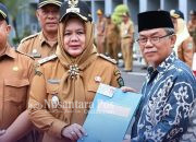 Wabup Muara Enim Serahkan SK Pensiun ASN