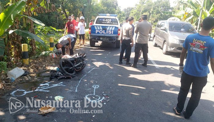 Gagal Nyalip, Pasutri Tewas Tertabrak Innova di Ngoro Jombang