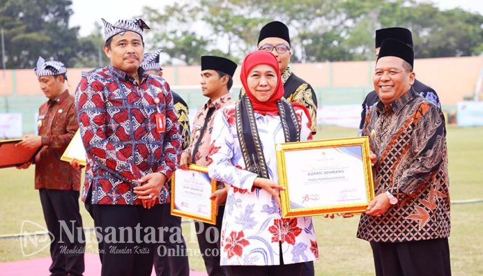 Bupati Jombang Raih Penghargaan  dari Gubernur Jatim Pada Harkop Ke 78