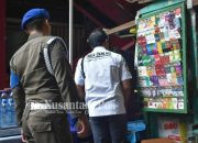 Satpol PP Surabaya dan Bea Cukai Sita 981 Bungkus Rokok Ilegal