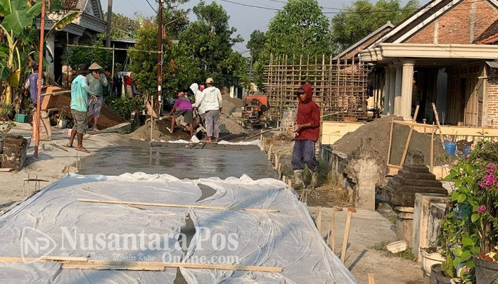 Pemdes Kepuhrejo Jombang Bangun Jalan Rabat Beton dari Dana Desa dan BKK