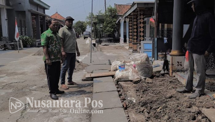 Pemdes Podoroto Jombang Bangun Drainase, Jalan Paving dan Duiker