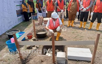peletakan-batu-pertama-proyek-pembangunan-ipal-komunal-di-jombang (1)