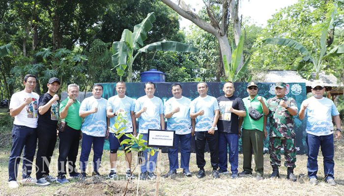 Lestarikan Alam, Pemkab Jombang dan Kejagung Tanam Pohon di Sumberboto
