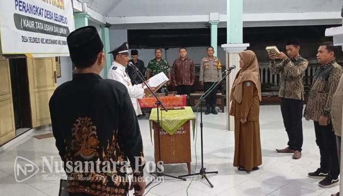 Kades Selorejo Jombang Lantik Kaur TU dan Umum