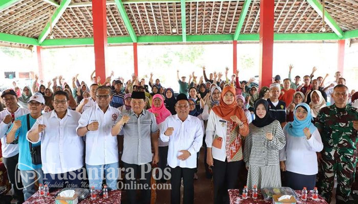 Pemkab Jombang Gelar Pengobatan Gratis dan Pembagian Sembako di Plandaan