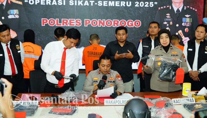 Pasutri di Ponorogo Diringkus Polisi Gegara Jual Senpi Rakitan