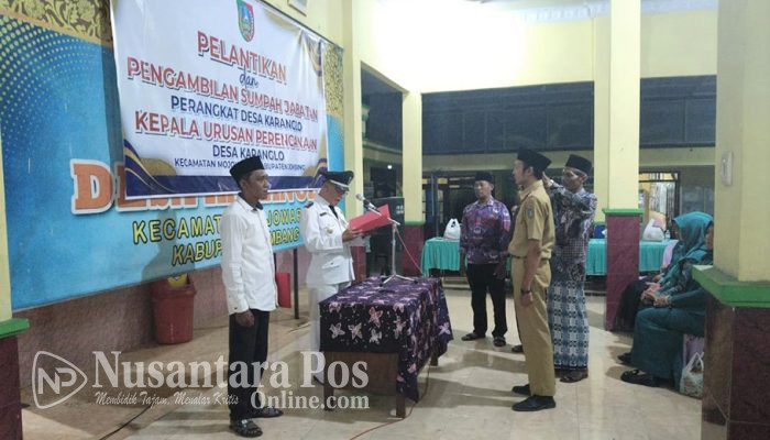 Lantik Perangkat Desa, Kades Karanglo Ajak Perangkat Desa Bekerja Dengan Baik