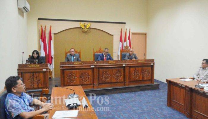 KI Pusat Terima Permohonan Bonatua dan Perintahkan KPU Buka Ijazah Jokowi