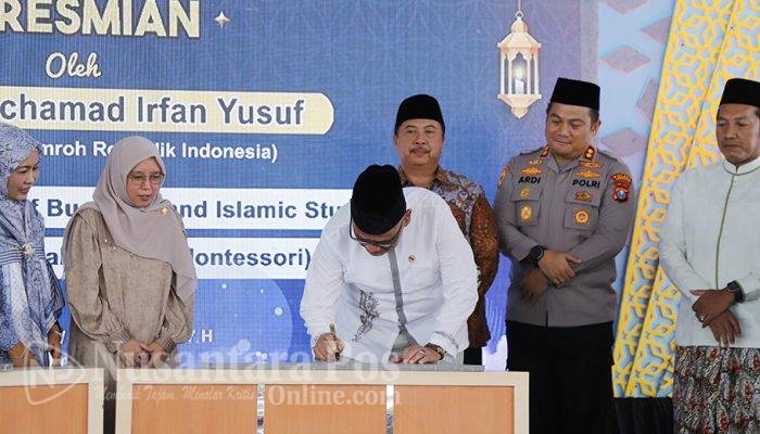 Bupati Jombang Warsubi Dampingi Menteri Haji Gus Irfan Resmikan TK-SD AIM dan AIBIS