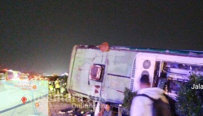 Bus Restu Terbalik di Tol Jombang, Satu Tewas