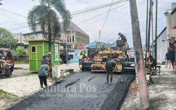 Program Desa Mantra : Pemdes Sumberjo Jombang Bangun Jalan Hotmix