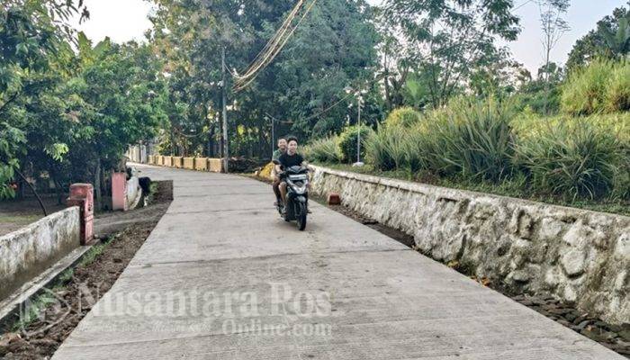 Tingkatkan Akse Warag, Pemdes Kesamben Jombang Bangun Jalan Rabat Beton