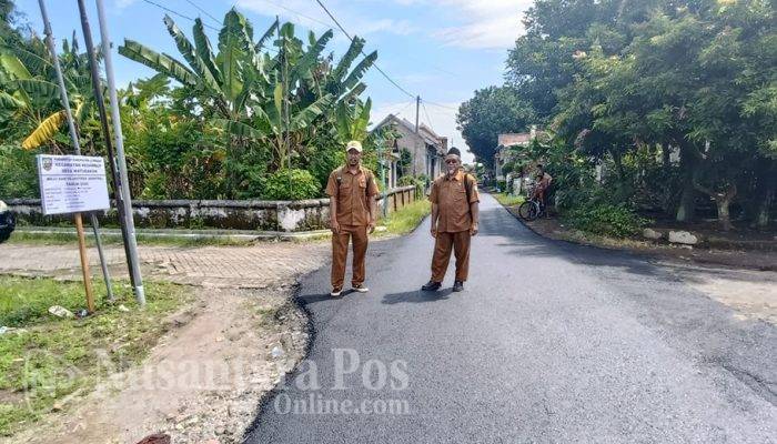 Pemdes Watudakon Jombang Gunakan Program Mantra Bangun Jalan Hotmix