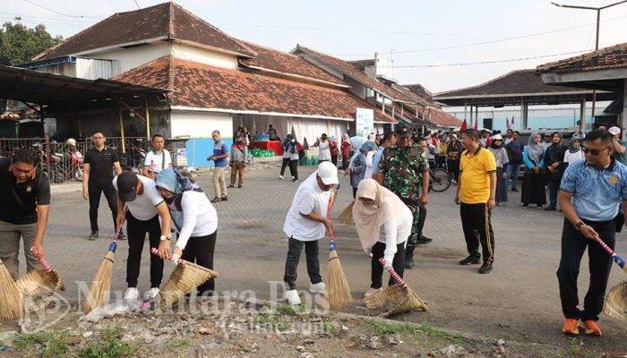 Peringati Hari Lingkungan Hidup Sedunia, Pemkab Jombang Gelar Aksi Bersih Pasar