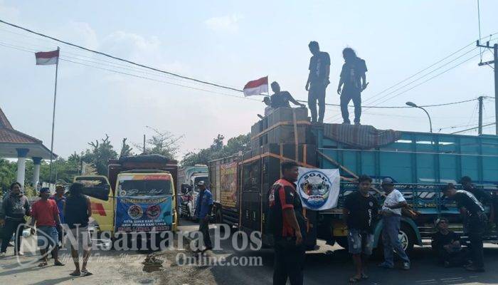 Ratusan Sopir Truk di Jombang Demo Tuntut Rest Area dan Usut Pungli