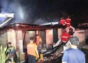 Diduga Korsleting Listrik, 2 Rumah Hangus Terbakar di Muara Enim