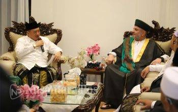 kunjungan-cucu-syekh-abdul-qadir-al-jailani-di-jombang (2) kunjungan-cucu-syekh-abdul-qadir-al-jailani-di-jombang (2)