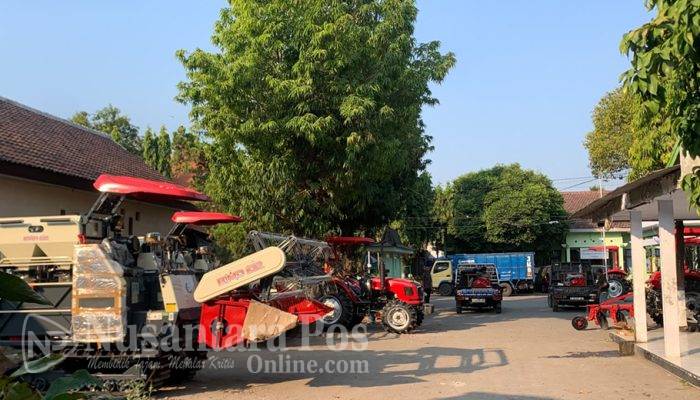 Perkuat Ketahanan Pangan, Disperta Jombang Salurkan Bantuan Alsinta Untuk 12 Poktan