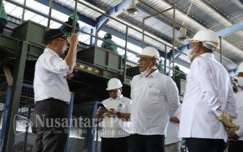kunker-menteri-lingkungan-hidup-di-TPA-banjardowo-di-Jombang (3)