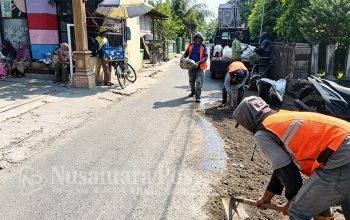 perbaikan-jalan-di-tambakberas-jombang (2) perbaikan-jalan-di-tambakberas-jombang (2)