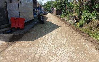 proyek-jalan-paving-desa-janti-di-jombang (1) proyek-jalan-paving-desa-janti-di-jombang (1)