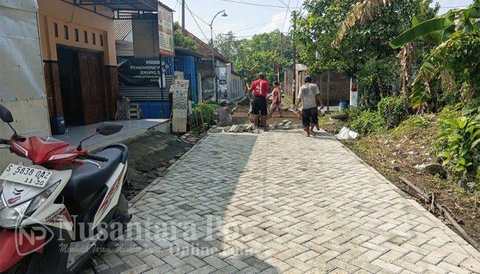 Pemdes Janti Jombang Rampungkan Dua Proyek Jalan Lingkungan