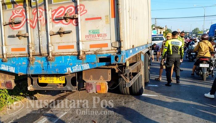 Truk Tabrak 3 Motor dan Pejalan Kaki di Jombang, 2 Tewas