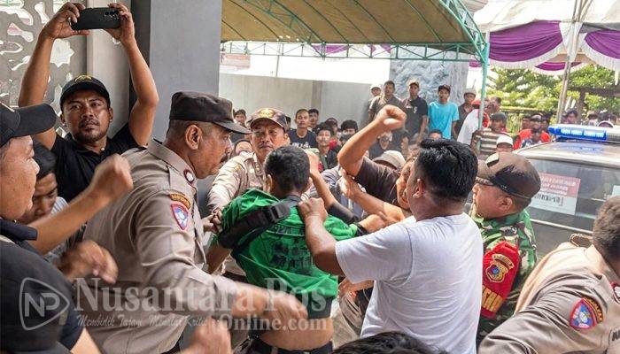 Dua Pria di Jombang Babak Belur Dihajar Massa Gegara Mencopet di Acara Sedekah Desa