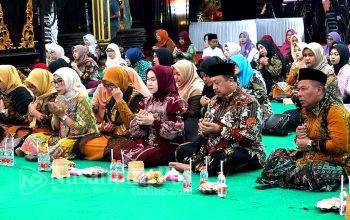 tasyakuran-dalam-rangka-memperingati-hut-ke-81-ri-di-jombang-jatim-2 tasyakuran-dalam-rangka-memperingati-hut-ke-81-ri-di-jombang-jatim-2