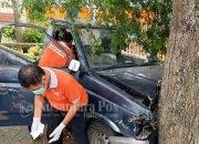 Sopir Panther Bermuatan LPG Tewas Usai Hantam Pohon Asam di Tulungagung