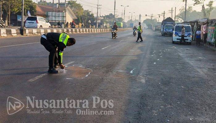 Hantam Truk Parkir di Trowulan Mojokerto, Pemotor Asal Jombang Tewas Seketika