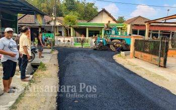 proyek-pembangunan-jalan-aspal-hotmix-di-desa-ngumpul-jombang (4) proyek-pembangunan-jalan-aspal-hotmix-di-desa-ngumpul-jombang (4)