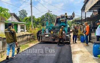 proyek-pembangunan-jalan-aspal-hotmix-di-desa-ngumpul-jombang (6) proyek-pembangunan-jalan-aspal-hotmix-di-desa-ngumpul-jombang (6)