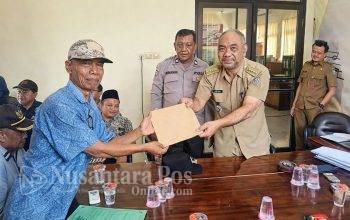 demo-warga-mancar-jombang-tuntut-pembubaran-bpd-dan-humas-PT-Junrich-Development (1) demo-warga-mancar-jombang-tuntut-pembubaran-bpd-dan-humas-PT-Junrich-Development (1)
